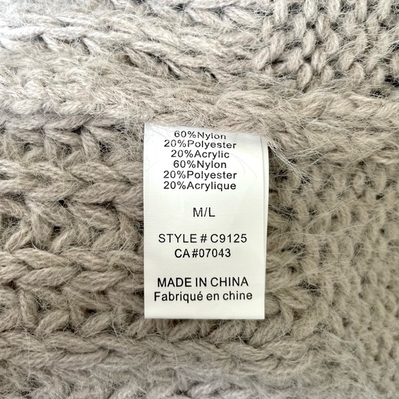 Off The Shoulder Grey Knit Sweater - M - Picture 6 of 6